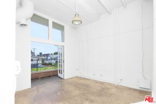 , 1426 Main st, Venice, CA 90291 - 8