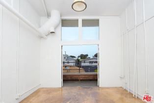 , 1426 Main st, Venice, CA 90291 - 9