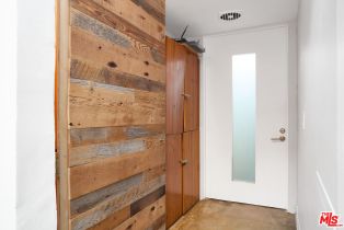 , 1426 Main st, Venice, CA 90291 - 5