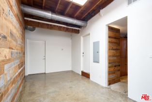 , 1426 Main st, Venice, CA 90291 - 6