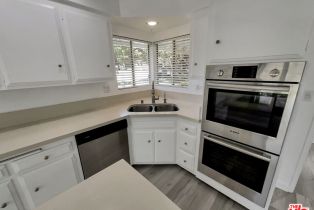 Single Family Residence, 1054 Via Arroyo, Ventura, CA 93003 - 11