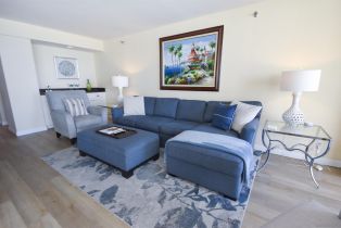 , 1750 Avenida Del Mundo, Coronado, CA 92118 - 3