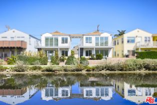 Residential Income, 2814 Grand Canal, Venice, CA 90291 - 4