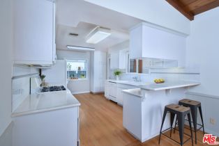 Single Family Residence, 2024 Oak Valley rd, Glendale, CA 91208 - 13