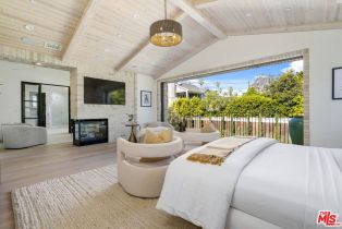 Single Family Residence, 15319 Earlham st, Pacific Palisades, CA 90272 - 22