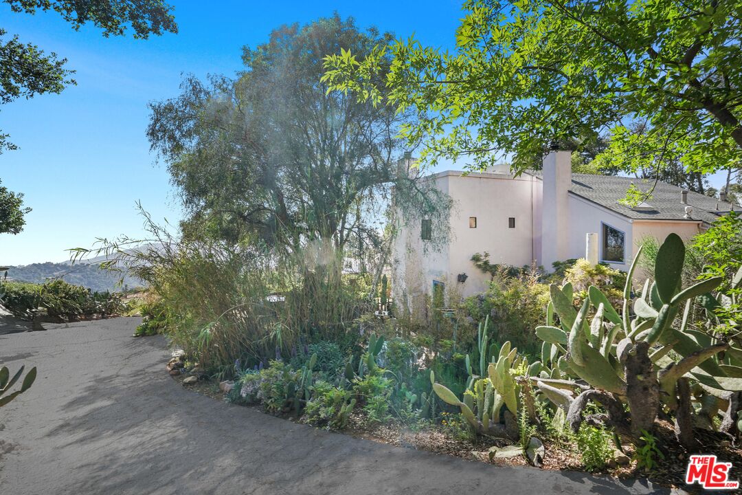 Single Family Residence, 190 Loma Metisse rd, Malibu, CA 90265 - 1