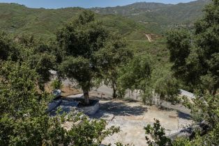 , 27084 Old Chimney rd, Malibu, CA 90265 - 3