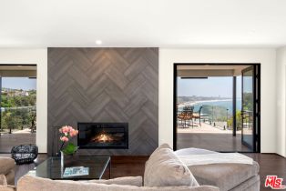 Single Family Residence, 17438 Revello dr, Pacific Palisades, CA 90272 - 4