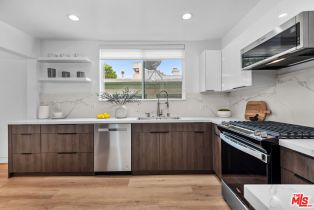 Condominium, 301 Rexford dr, Beverly Hills, CA 90212 - 8