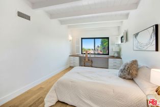 Single Family Residence, 4166 Crisp Canyon rd, Sherman Oaks, CA 91403 - 37