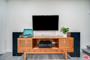 , 11108 Summertime ln, Culver City, CA 90230 - 9