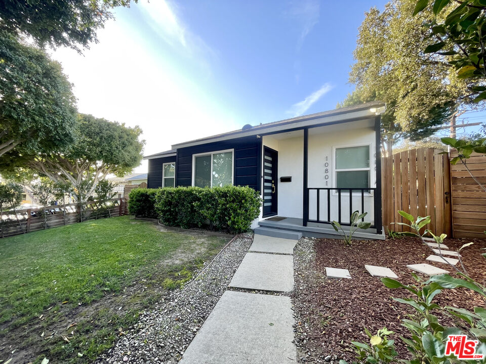 Single Family Residence, 10801 Galvin st, Culver City, CA 90230 - 1