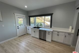 Single Family Residence, 84 Palm st, Ventura, CA 93001 - 18