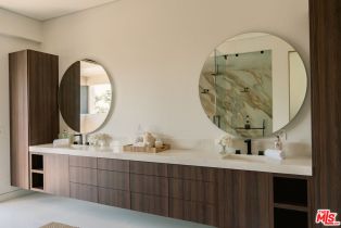 Single Family Residence, 13016 Chandler blvd, Sherman Oaks, CA 91401 - 16