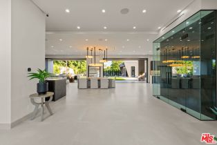 Single Family Residence, 13016 Chandler blvd, Sherman Oaks, CA 91401 - 4