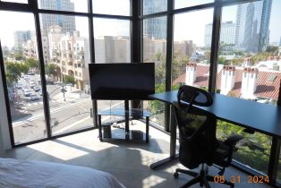 , 611 G st, San Diego, CA 92101 - 8