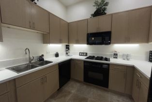 Condominium, 525 11th ave, San Diego, CA 92101 - 2