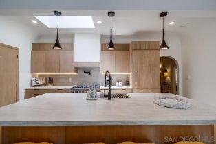 , 1855 Reed, San Diego, CA 92109 - 6