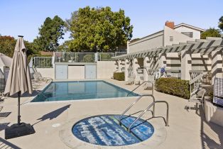 , 8293 Caminito Lacayo, La Jolla, CA 92037 - 26