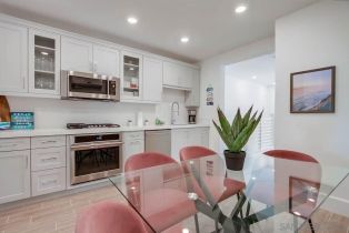 , 834 Santa Barbara pl, San Diego, CA 92109 - 3