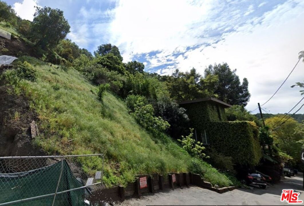 , 9812 Portola dr, Beverly Hills, CA 90210 - 1