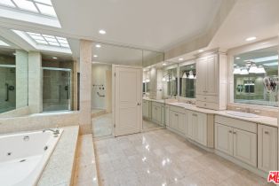 Single Family Residence, 135 Roma ct, Marina Del Rey, CA 90292 - 9