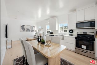 , 117 Channel rd, Santa Monica, CA 90402 - 5