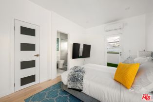 , 117 Channel rd, Santa Monica, CA 90402 - 4