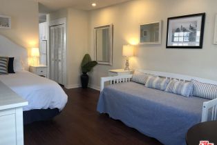 Apartment, 2318 Strongs dr, Venice, CA 90291 - 7