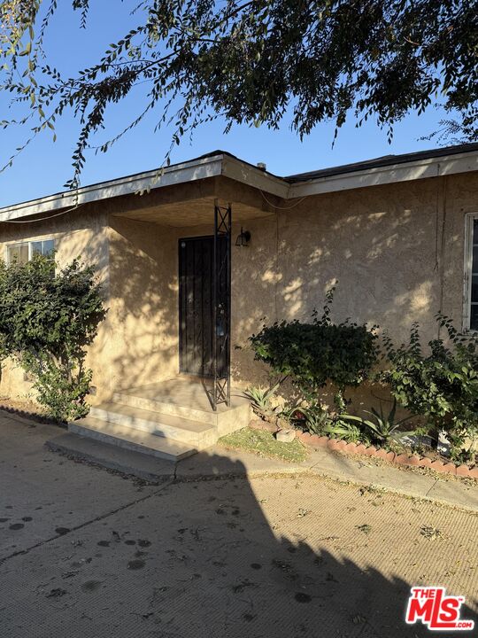 Single Family Residence, 919 Quarry st, Corona, CA 92879 - 1
