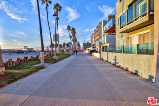 Single Family Residence, 2207 Ocean Front walk, Venice, CA 90291 - 4
