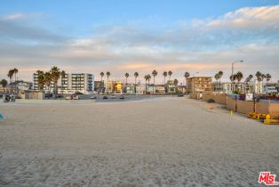 Single Family Residence, 2207 Ocean Front walk, Venice, CA 90291 - 34