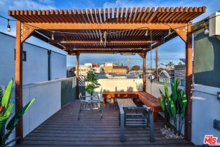 Single Family Residence, 2207 Ocean Front walk, Venice, CA 90291 - 28