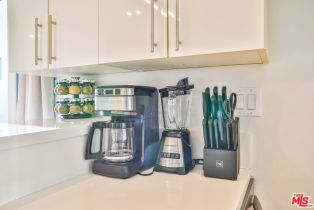 Single Family Residence, 2207 Ocean Front walk, Venice, CA 90291 - 16