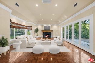 Single Family Residence, 19333 Wells dr, Tarzana, CA 91356 - 4