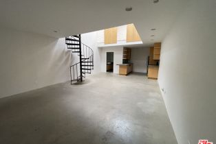 , 555 Rose ave, Venice, CA 90291 - 8