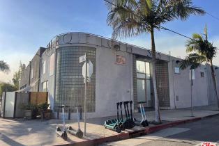 , 555 Rose ave, Venice, CA 90291 - 4