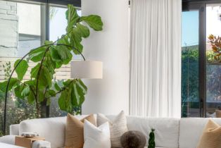 Condominium, 8420 Sunset blvd, West Hollywood , CA 90069 - 6