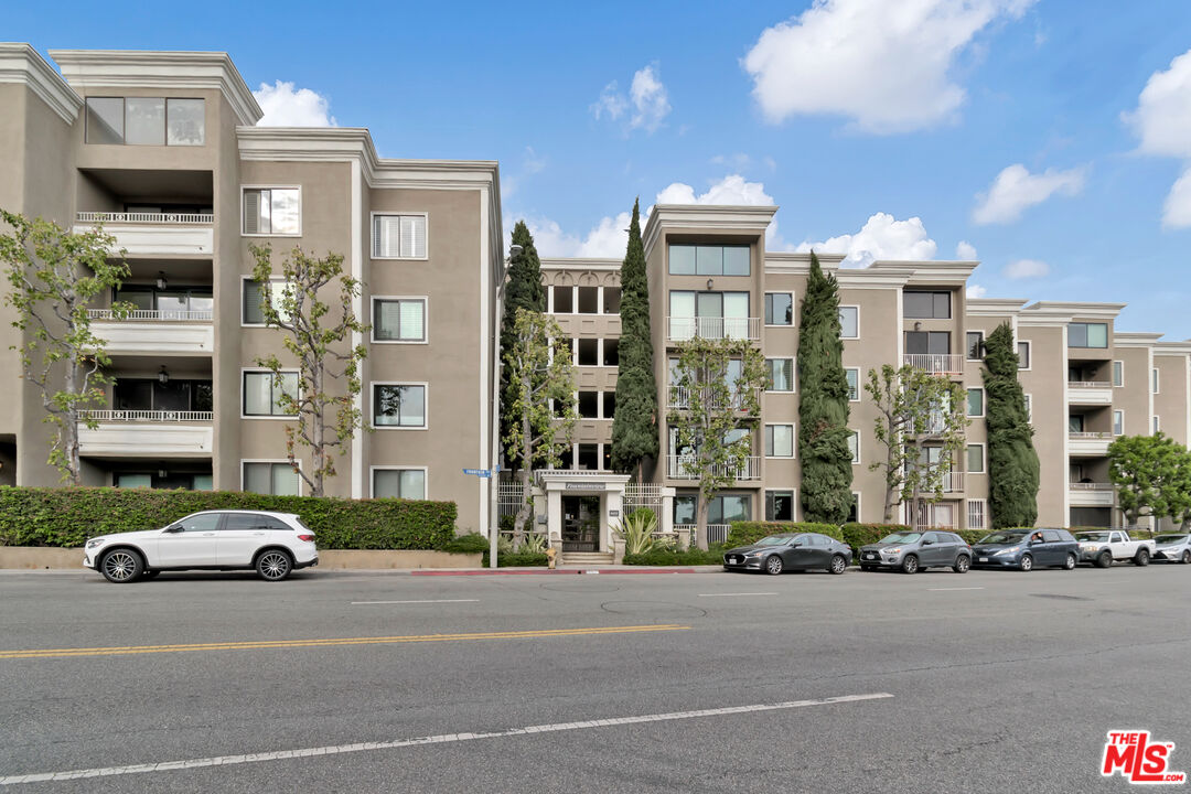 , 8455 FOUNTAIN ave, West Hollywood , CA 90069 - 1