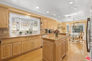 Single Family Residence, 3324 Alana dr, Sherman Oaks, CA 91403 - 13