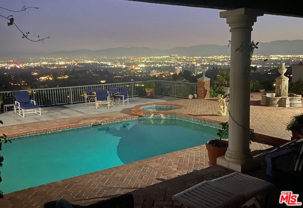 Single Family Residence, 3324 Alana dr, Sherman Oaks, CA 91403 - 1