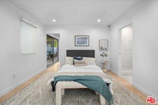 Single Family Residence, 541 Rose ave, Venice, CA 90291 - 4