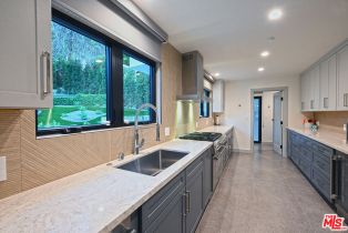 Single Family Residence, 15204 Valley Vista blvd, Sherman Oaks, CA 91403 - 23