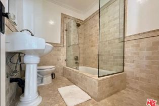 , 1033 20th, Santa Monica, CA 90403 - 5