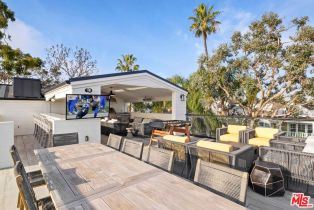 Single Family Residence, 121 Emerald ave, Newport Beach, CA 92662 - 2