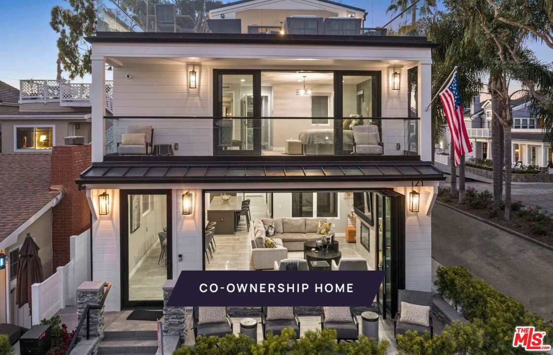 Single Family Residence, 121 Emerald ave, Newport Beach, CA 92662 - 1