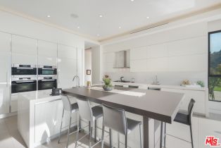 , 2501 ZORADA dr, West Hollywood , CA 90046 - 9