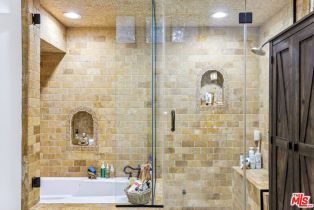 Single Family Residence, 19716 Wells dr, Woodland Hills, CA 91364 - 21