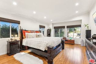 Single Family Residence, 19716 Wells dr, Woodland Hills, CA 91364 - 17