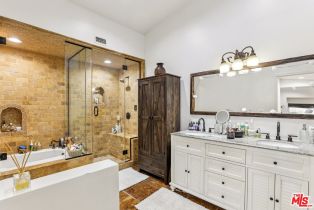 Single Family Residence, 19716 Wells dr, Woodland Hills, CA 91364 - 22